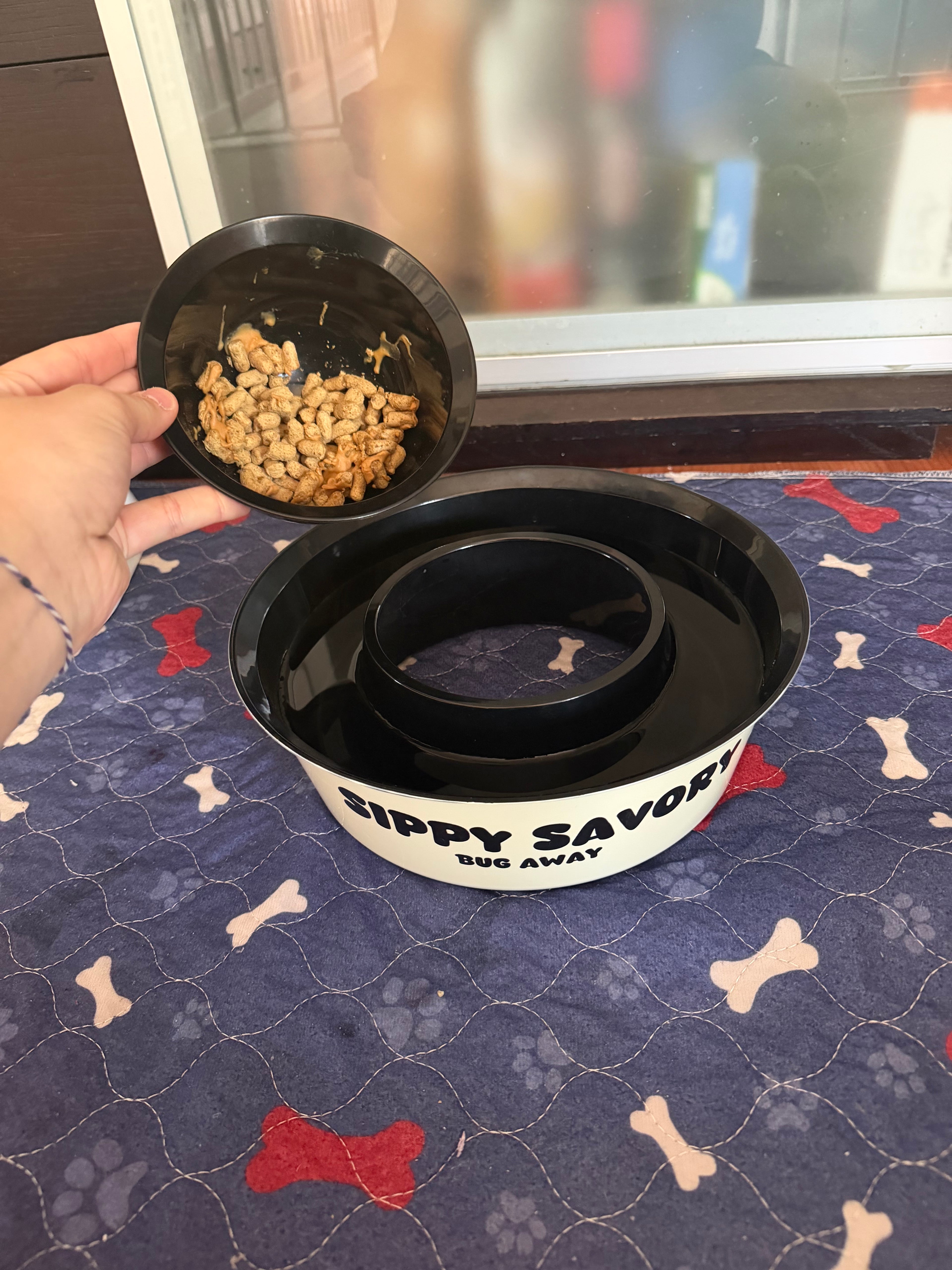 Sippy Savory – Ant-Proof Pet Food & Water Bowl